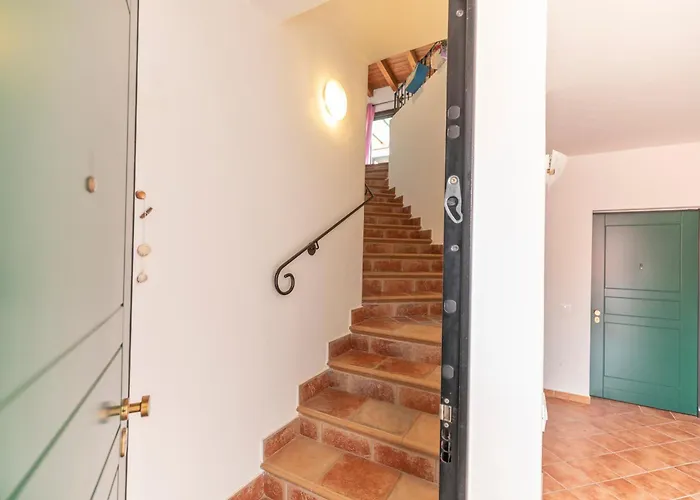 Attico Con Vista Collinare Tergu